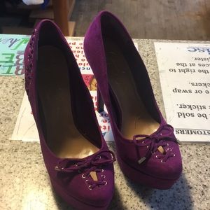 Purple Pumps: Jessica Simpson